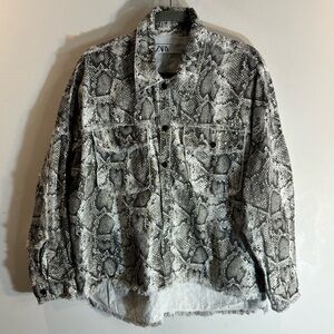 ZARA Sz L Women's Snake Print Utility Shirt Jacket Studded Snap Buttons Pockets